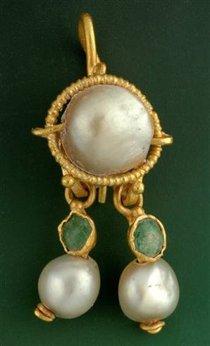 Image: Ancient earring 